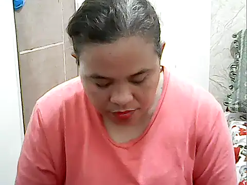 Snapshot of cutechubby chatting on December 5, 12:19 am cutechubby online show from December 5, 12:19 am