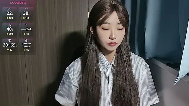 Snapshot of Yyoo-99 chatting on November 29, 10:13 pm Yyoo-99 online show from November 29, 10:13 pm