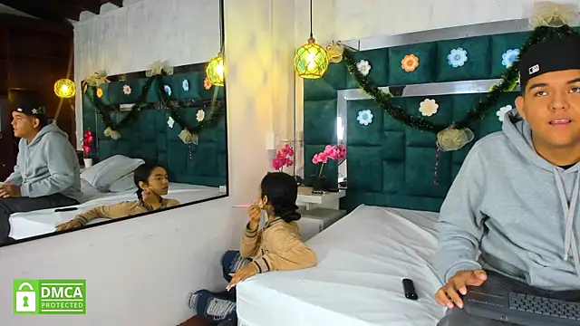  bonnyandclyde online show from January 7, 11:56 am