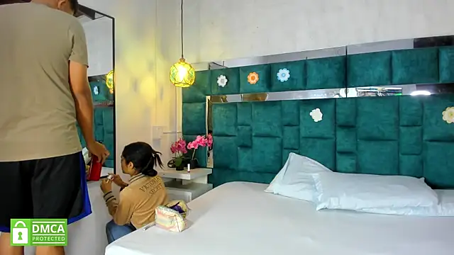  bonnyandclyde online show from January 13, 12:32 pm