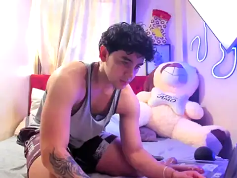 Snapshot of Logan__blaze chatting on December 1, 2:33 pm Logan blaze online show from December 1, 2:33 pm