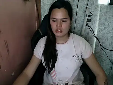 Snapshot of urSweetheart chatting on February 3, 1:26 am urSweetheart online show from February 3, 1:26 am