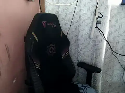 Snapshot of urSweetheart chatting on February 3, 2:53 am urSweetheart online show from February 3, 2:53 am