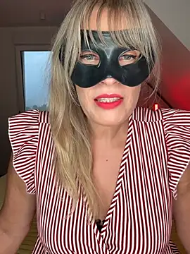SophieFinely online show from July 17, 6:24 pm