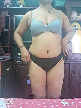 Snapshot of Lovely_Vilika chatting on November 30, 7:45 am Lovely Vilika online show from November 30, 7:45 am