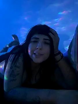 lolamuamua online show from November 25, 10:15 am