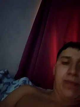 Snapshot of Alvarezz0202 chatting on April 24, 8:33 pm Alvarezz0202 online show from April 24, 8:33 pm