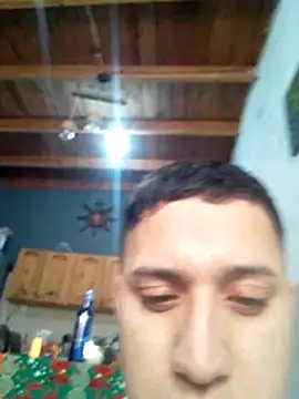 Snapshot of Alvarezz0202 chatting on May 26, 7:43 pm Alvarezz0202 online show from May 26, 7:43 pm