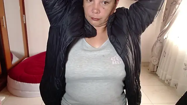 vivian-milf online show from February 7, 12:42 pm