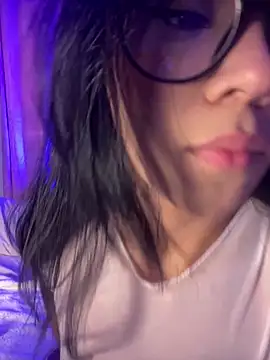 Klohewilliams  online show from January 14, 5:29 pm