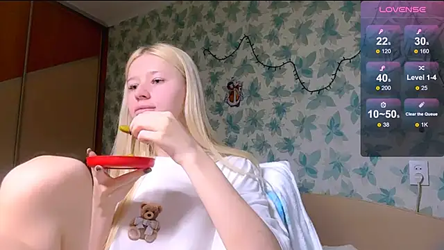 Barbie Blondie online show from March 29, 3:23 pm