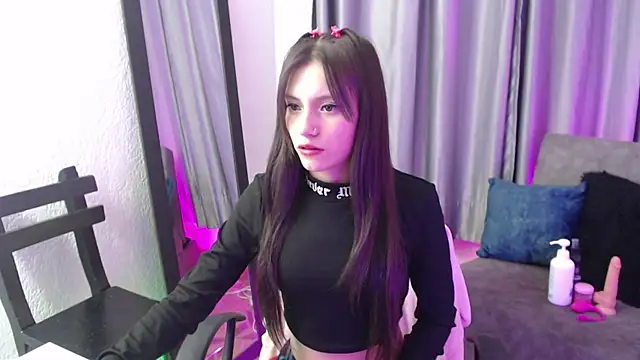 TiinaJonus  online show from April 18, 5:11 am