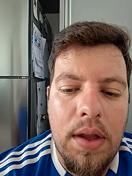 Snapshot of Leoon98 chatting on February 16, 1:51 pm Leoon98 online show from February 16, 1:51 pm