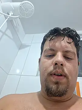 Snapshot of Leoon98 chatting on February 18, 3:52 pm Leoon98 online show from February 18, 3:52 pm