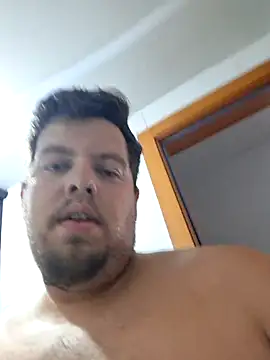 Snapshot of Leoon98 chatting on March 3, 4:02 pm Leoon98 online show from March 3, 4:02 pm