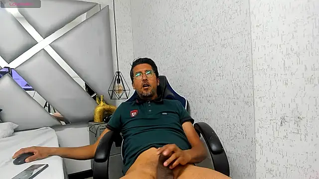 Snapshot of DANIDICK_VC chatting on December 1, 12:21 pm DANIDICK VC online show from December 1, 12:21 pm