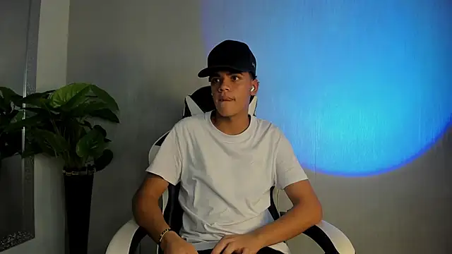 Isaac Collins  online show from December 2, 8:04 pm