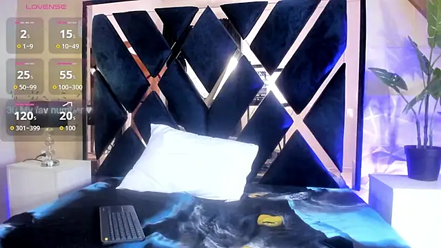 valentina lenoxx online show from December 18, 8:37 pm