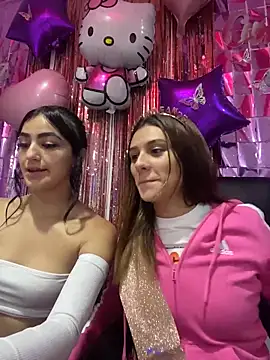 Snapshot of allisonn_parker26 chatting on December 3, 5:37 am allisonn parker26 online show from December 3, 5:37 am