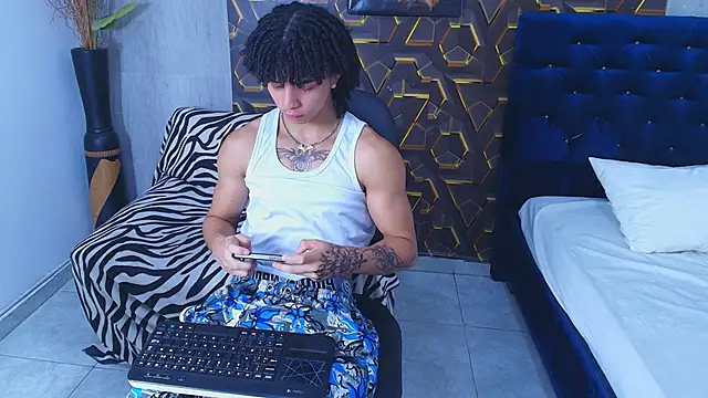 kim curlyy online show from June 4, 5:19 pm