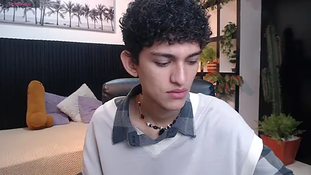 Michaelkoiv online show from December 17, 12:33 pm