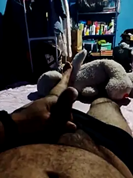 Snapshot of ciro860218 chatting on December 14, 10:58 pm ciro860218 online show from December 14, 10:58 pm