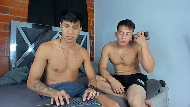 Snapshot of Robert_Allan1 chatting on December 14, 2:06 am Robert Allan1 online show from December 14, 2:06 am