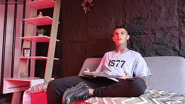 Paulo 527 online show from December 19, 8:49 pm