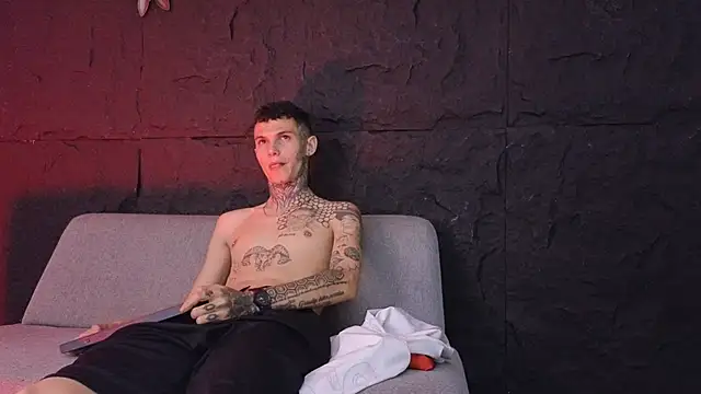 Snapshot of Paulo_527 chatting on January 18, 9:13 am Paulo 527 online show from January 18, 9:13 am