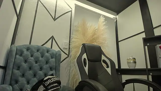 Snapshot of Paulo_527 chatting on February 10, 7:40 pm Paulo 527 online show from February 10, 7:40 pm