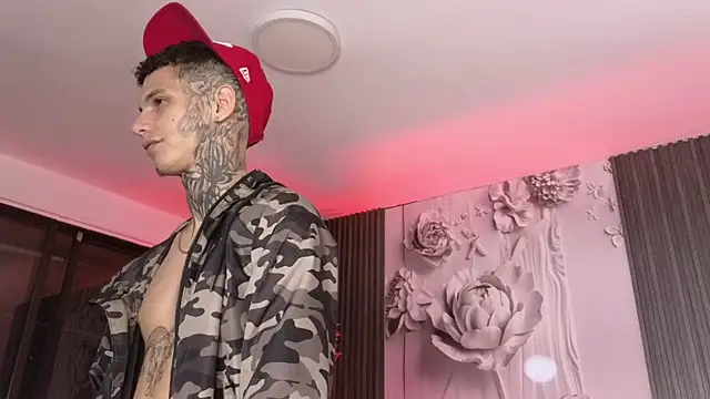 Snapshot of Paulo_527 chatting on February 11, 7:46 am Paulo 527 online show from February 11, 7:46 am