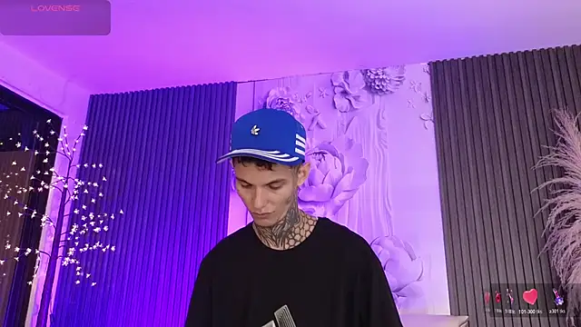 Snapshot of Paulo_527 chatting on February 18, 9:05 am Paulo 527 online show from February 18, 9:05 am