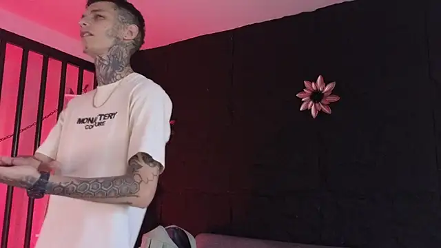 Snapshot of Paulo_527 chatting on February 25, 9:46 pm Paulo 527 online show from February 25, 9:46 pm