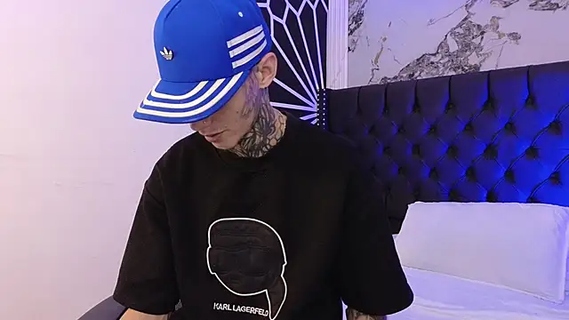 Snapshot of Paulo_527 chatting on March 3, 5:02 am Paulo 527 online show from March 3, 5:02 am