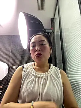 Snapshot of TL-46 chatting on November 27, 7:54 am TL-46 online show from November 27, 7:54 am