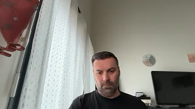 Snapshot of coolsmith81 chatting on May 19, 7:15 am coolsmith81 online show from May 19, 7:15 am