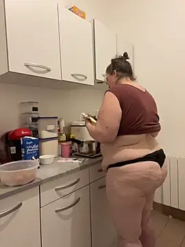 bea french curvy online show from March 12, 8:59 pm