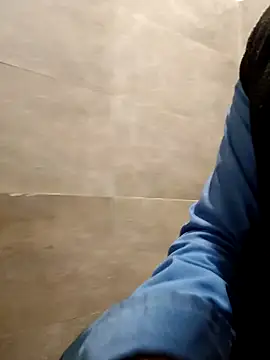 Snapshot of achut32 chatting on November 30, 1:42 am achut32 online show from November 30, 1:42 am