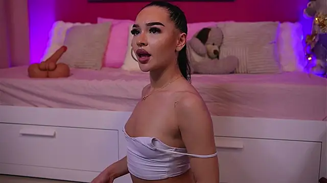 sashalorenzz online show from December 21, 9:38 am