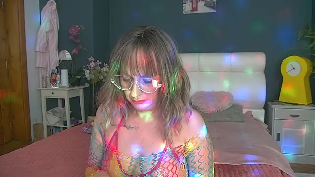 Snapshot of Cougar_Milff chatting on April 30, 2:01 pm Cougar Milff online show from April 30, 2:01 pm