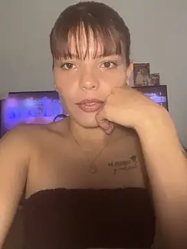 Snapshot of Zoe_mayers chatting on May 11, 2:23 pm Zoe mayers online show from May 11, 2:23 pm