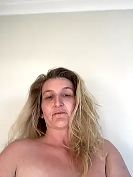 Snapshot of Skyme2713 chatting on December 2, 6:52 am Skyme2713 online show from December 2, 6:52 am