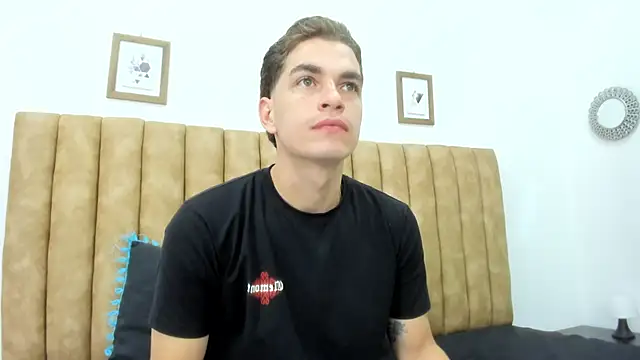 Snapshot of AUSTIN-PRRR chatting on November 27, 1:02 pm AUSTIN-PRRR online show from November 27, 1:02 pm