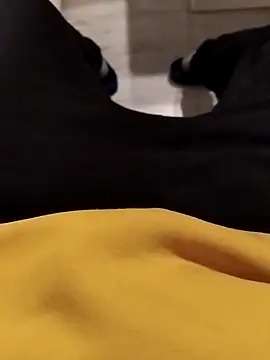 Snapshot of erdestruttor18 chatting on November 26, 3:57 pm erdestruttor18 online show from November 26, 3:57 pm