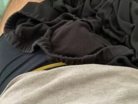 erdestruttor18 online show from March 2, 3:19 pm