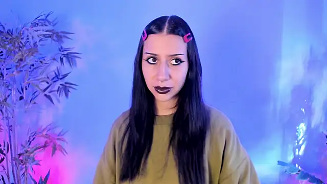 itsmroom  online show from December 19, 1:18 pm