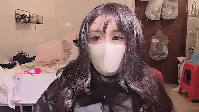 Snapshot of LT-333 chatting on November 30, 8:51 am LT-333 online show from November 30, 8:51 am