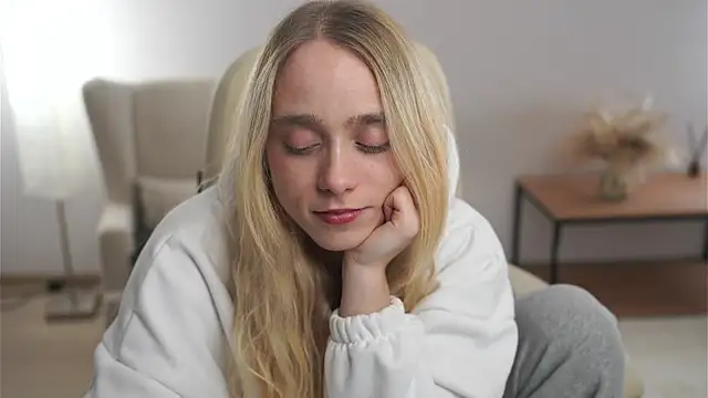 Snapshot of SharleneTaymon chatting on November 28, 7:55 am SharleneTaymon online show from November 28, 7:55 am