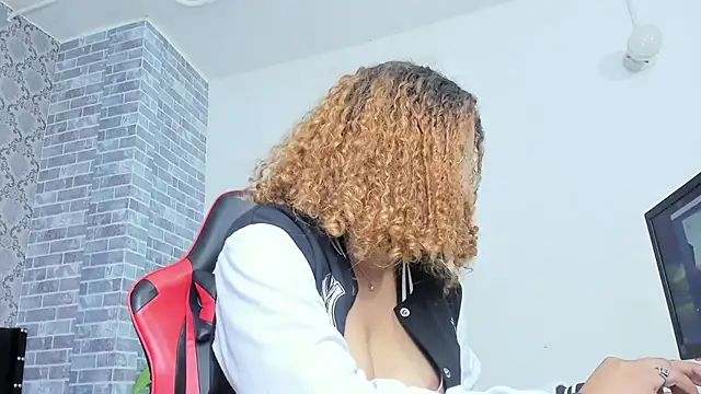 Crystal bunn online show from November 27, 8:44 pm