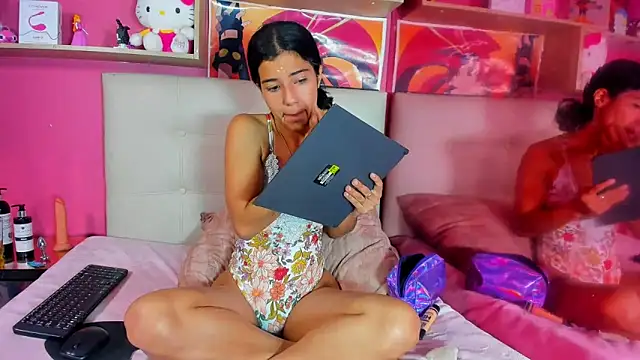 peachrouge online show from February 9, 3:49 pm